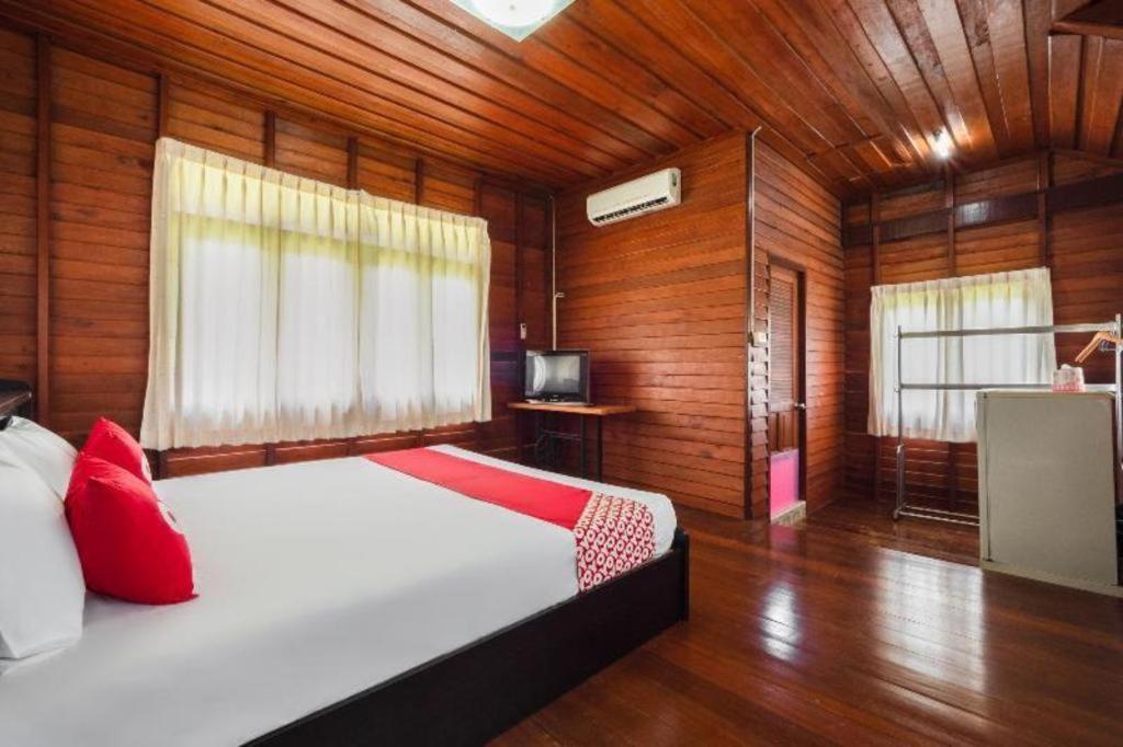 Oyo 1143 Phet Luran Thai Resort Kohchang Koh Chang Ngoại thất bức ảnh