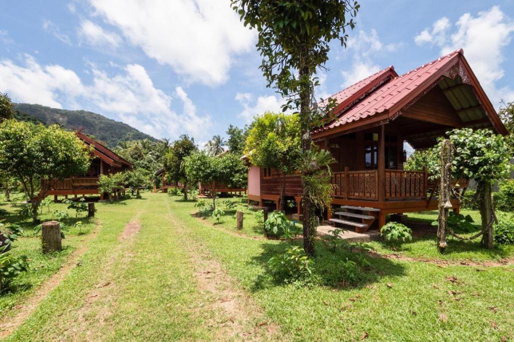Oyo 1143 Phet Luran Thai Resort Kohchang Koh Chang Ngoại thất bức ảnh