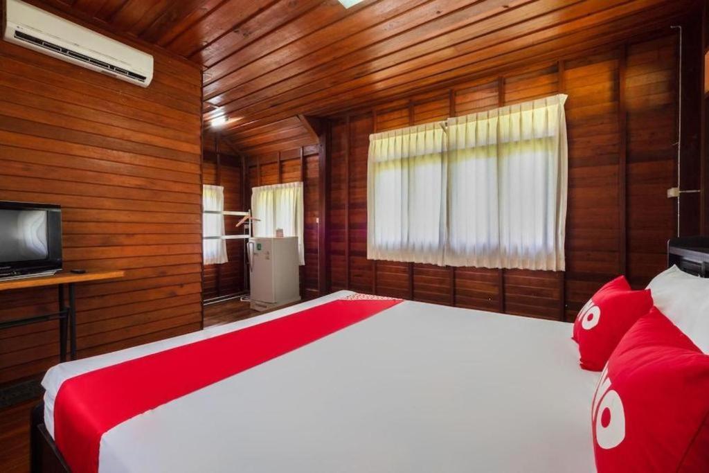 Oyo 1143 Phet Luran Thai Resort Kohchang Koh Chang Ngoại thất bức ảnh